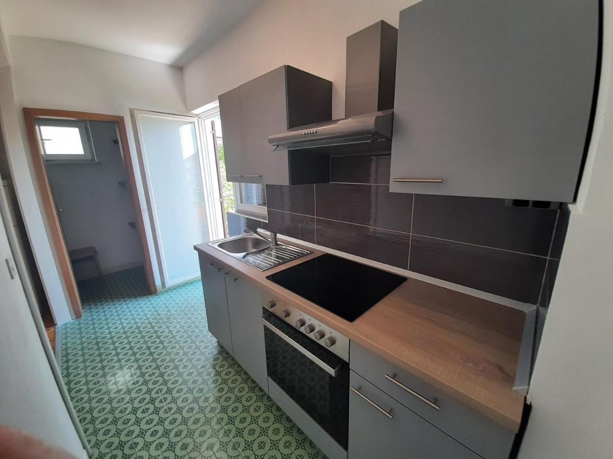Apartments Tina Omis Exterior photo
